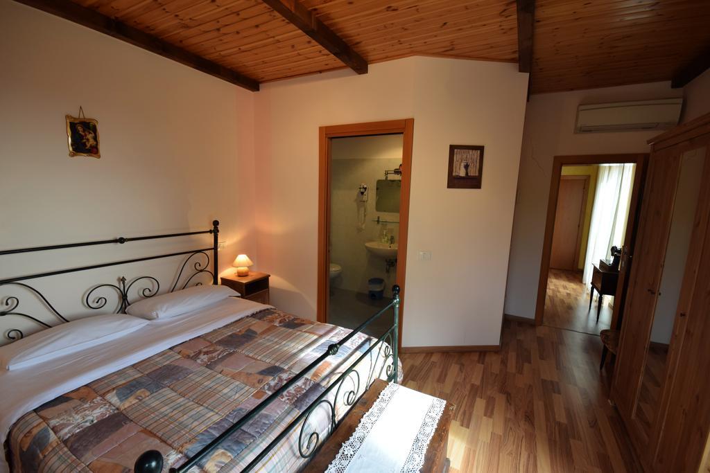 Agriturismo Al Rifugio Divino Belvedere Ostrense Exteriér fotografie