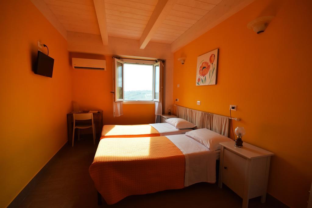 Agriturismo Al Rifugio Divino Belvedere Ostrense Exteriér fotografie